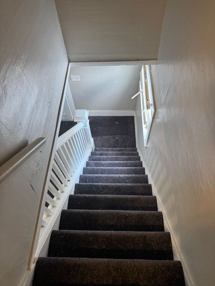 617 Going St - Photo 3 of 4