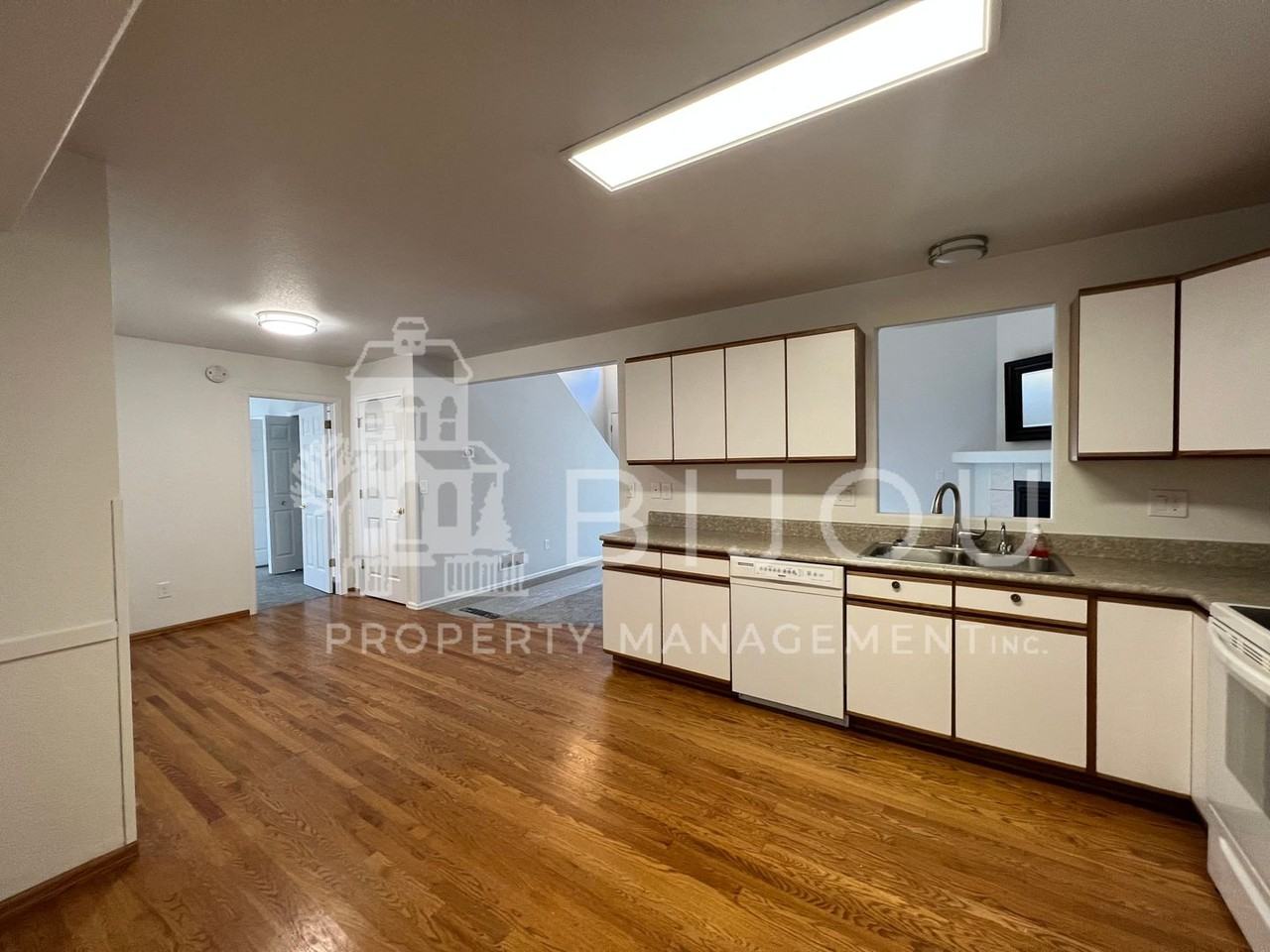 6533 Foxdale Cir - Photo 6 of 37