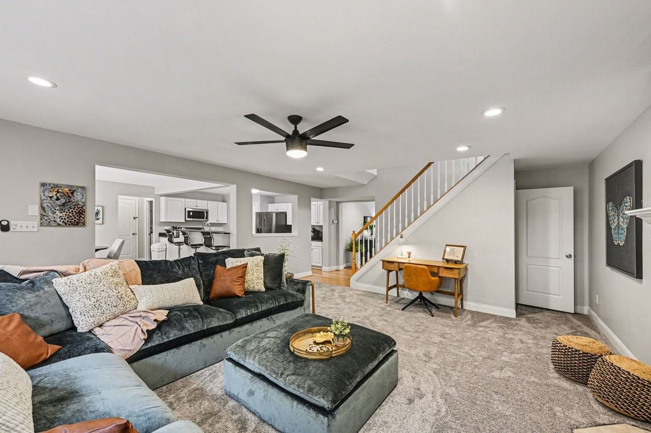 2580 Hingham Ln - Photo 5 of 40