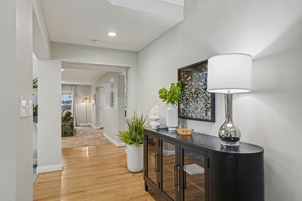 2580 Hingham Ln - Photo 7 of 40