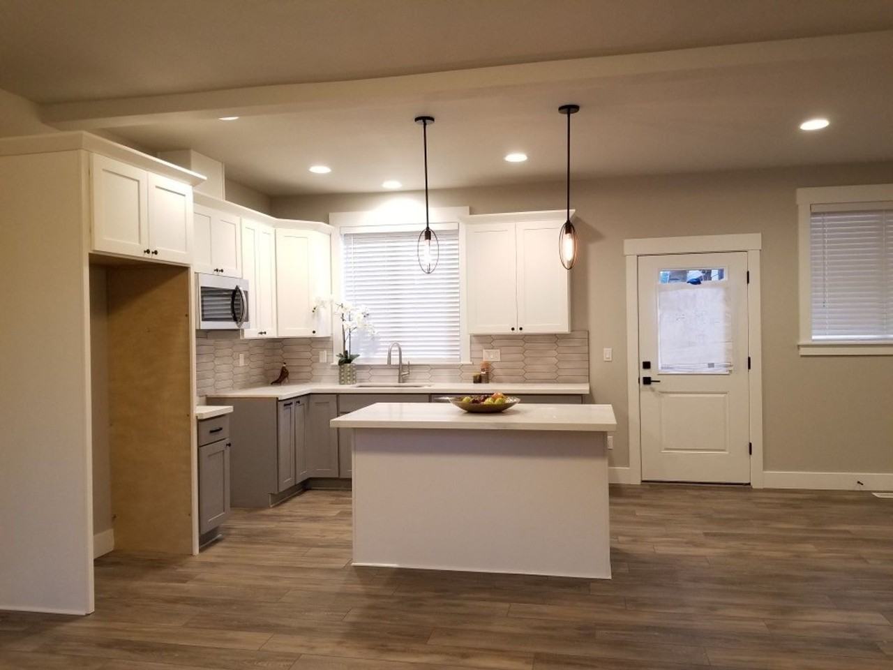 12984 Se Market St - Photo 2 of 12