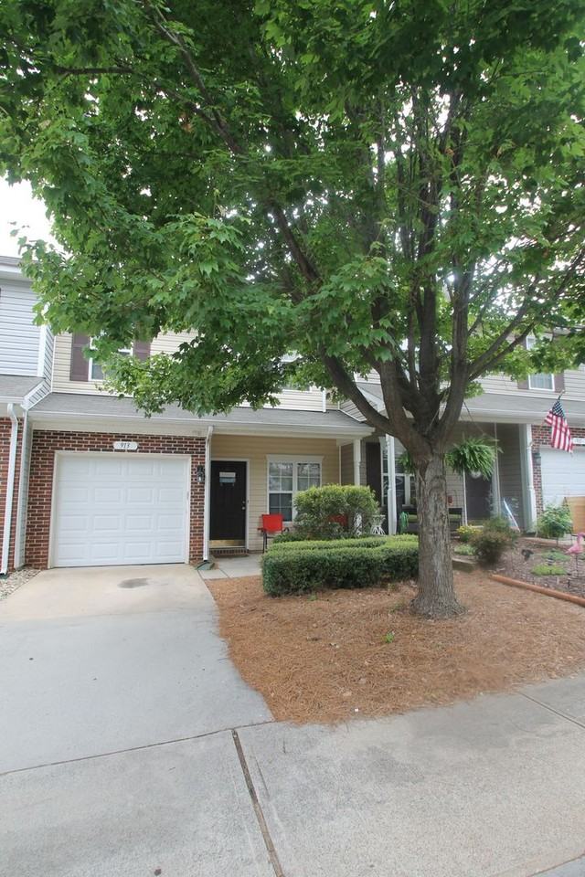 913 Little Creek Dr - Photo 3 of 3