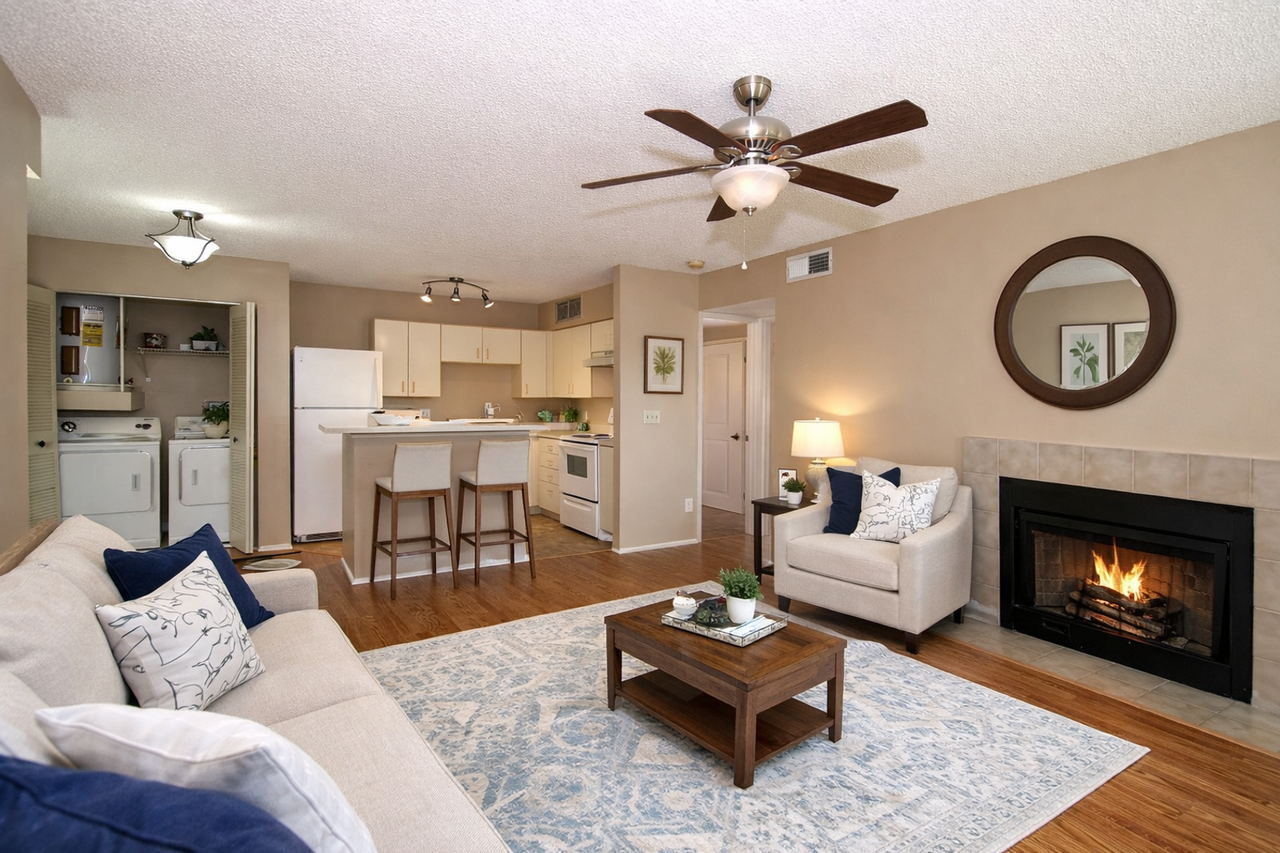 355 Lakepointe Dr #204 - Photo 2 of 21