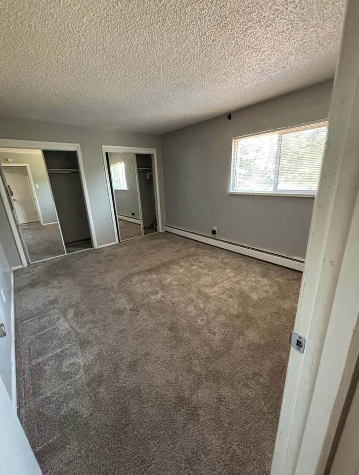 1806 E LaSalle Street - Photo 3 of 11