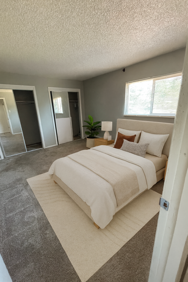 1806 E LaSalle Street - Photo 4 of 11