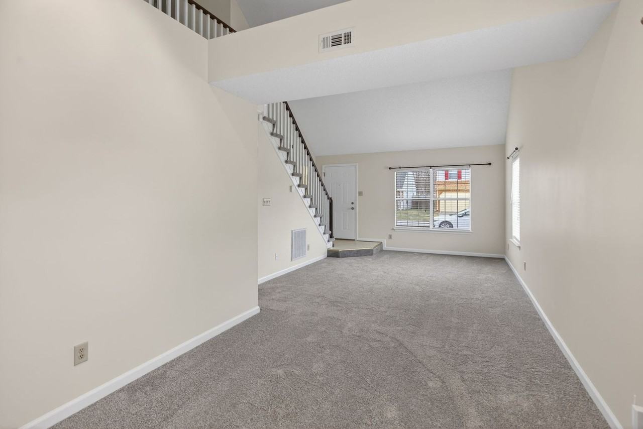 103 Kincaid Ln - Photo 4 of 17