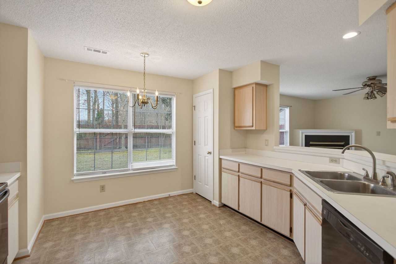 103 Kincaid Ln - Photo 6 of 17