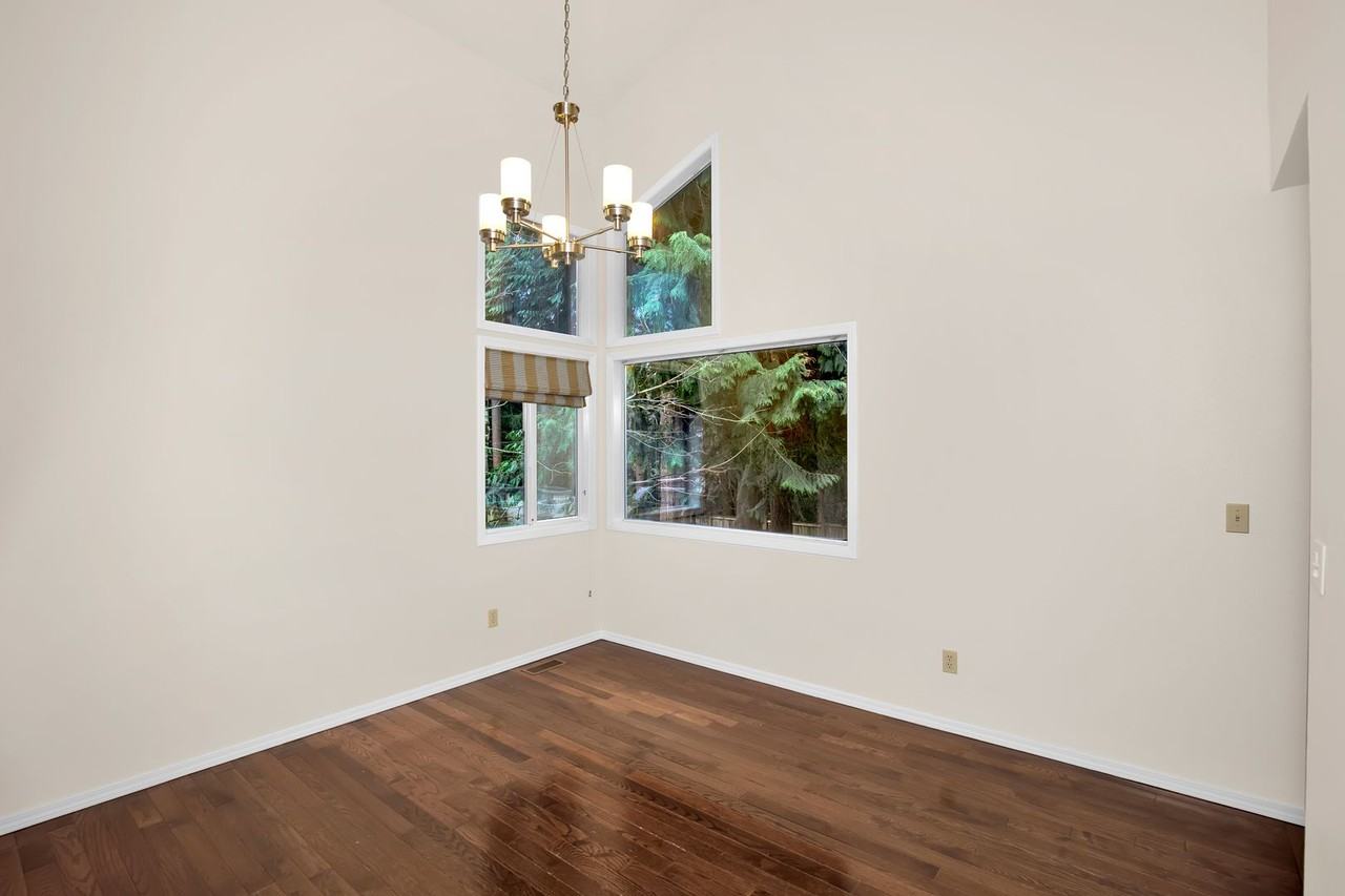 23011 Ne 14th St - Photo 4 of 18