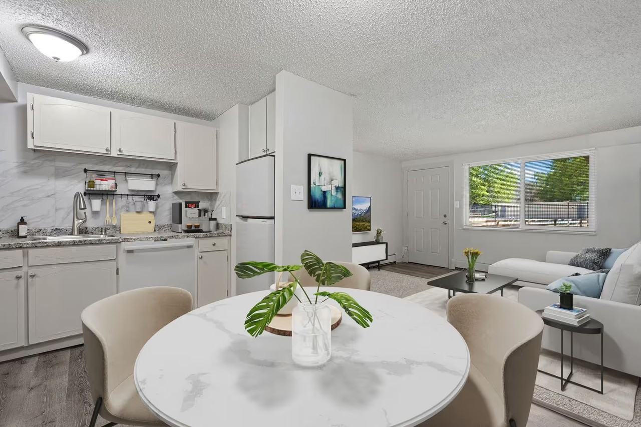 Sunstone Apartments - Photo 5 of 45