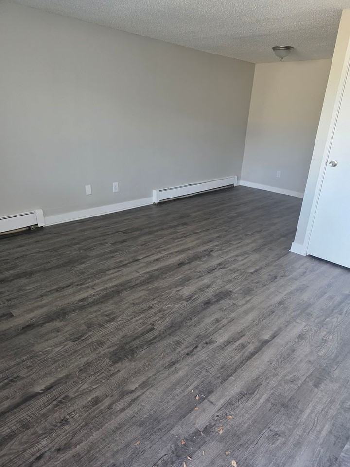 Sunstone Apartments - Photo 4 of 41