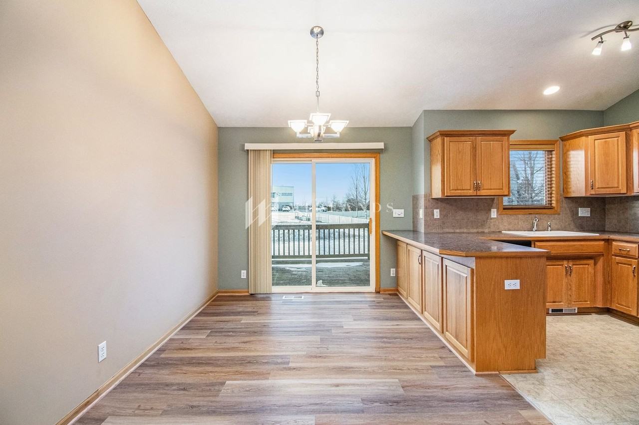 20216 B St - Photo 6 of 16