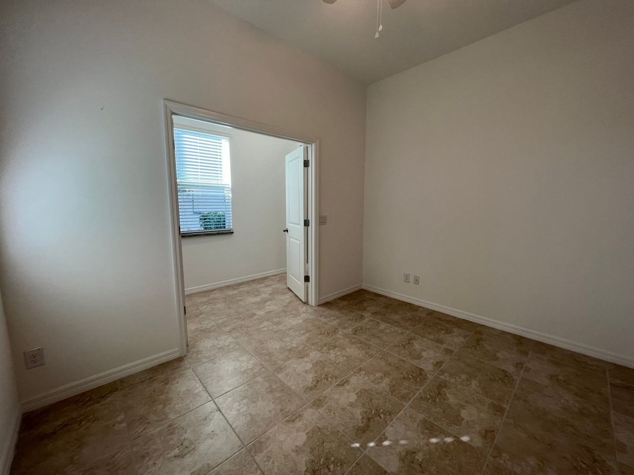 1830 Estuary Ln - Photo 7 of 27