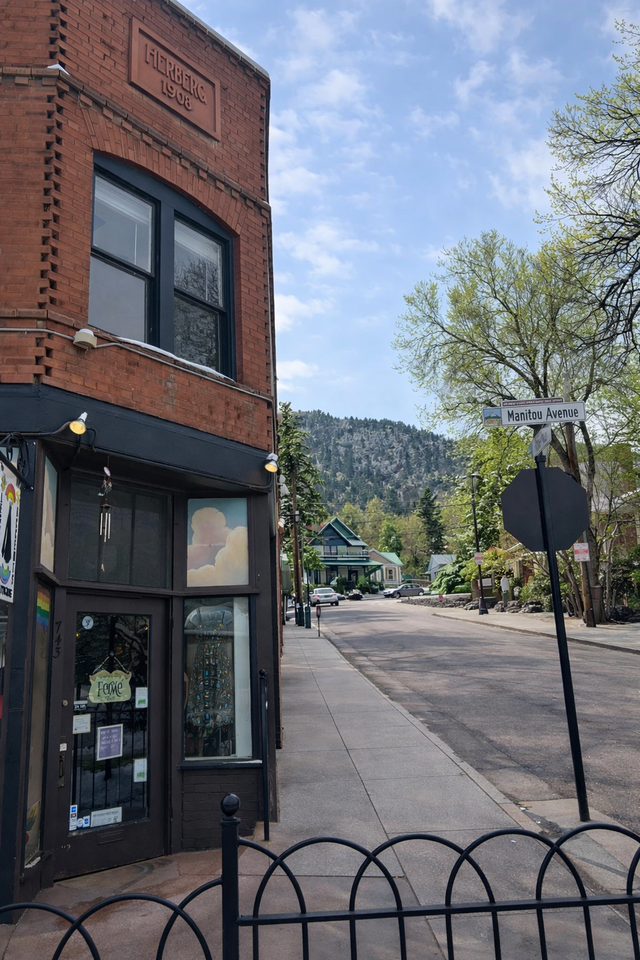 741-743 Manitou Ave - Photo 2 of 2