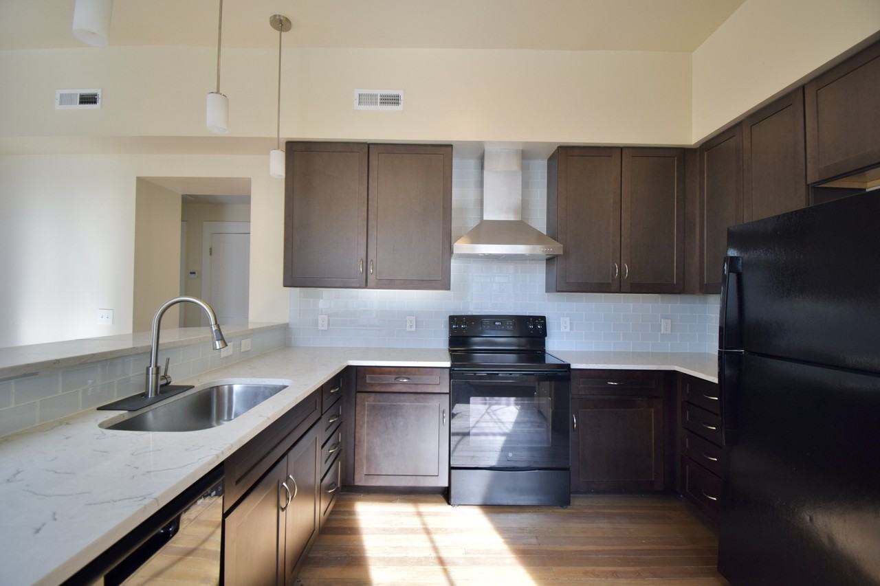 100 E Clifton Avenue - Photo 3 of 22