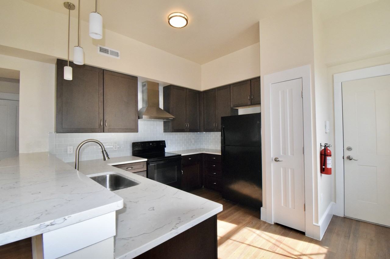 100 E Clifton Avenue - Photo 5 of 22