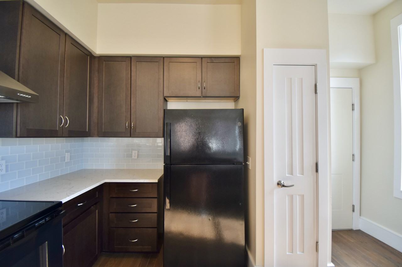 100 E Clifton Avenue - Photo 7 of 22