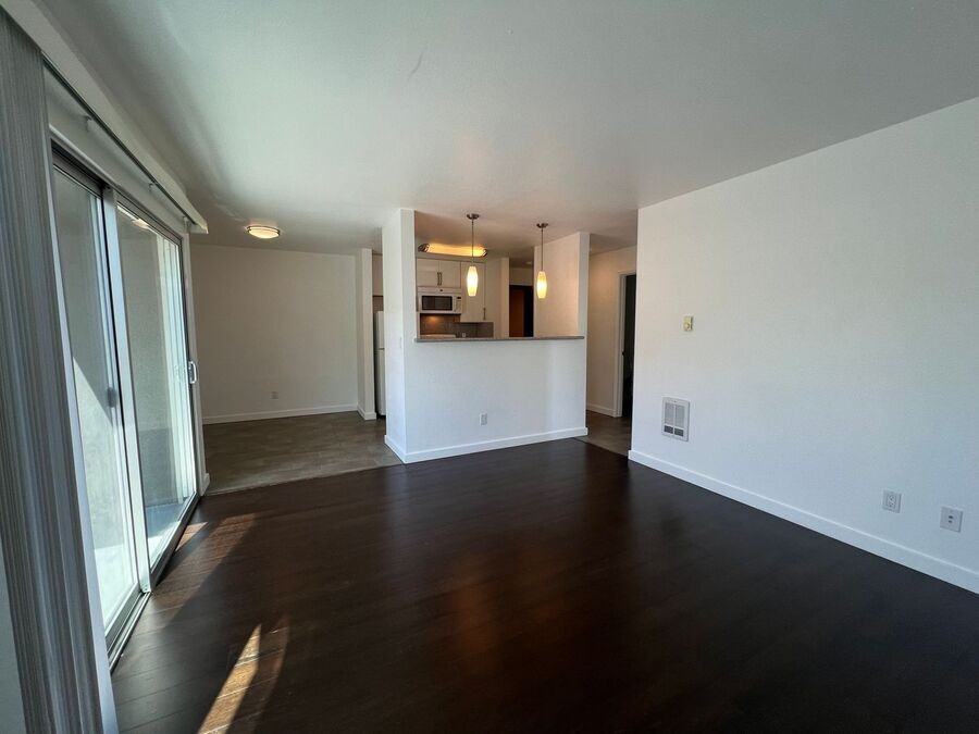 2240 Blake St - Photo 4 of 50