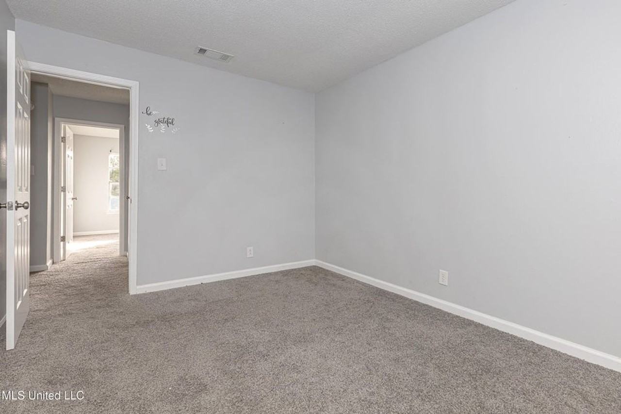 Pelican Pointe - Photo 5 of 50