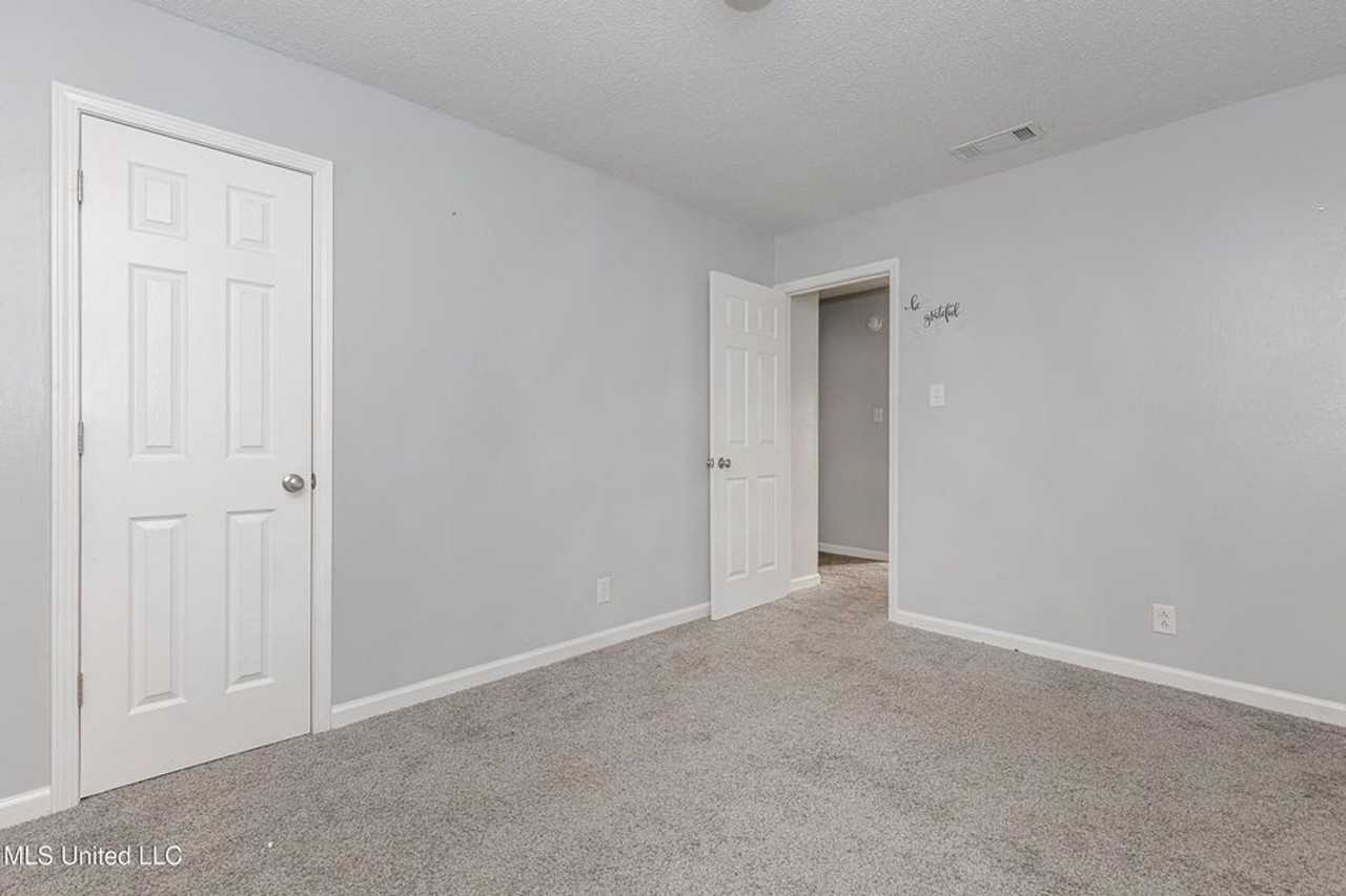 Pelican Pointe - Photo 6 of 50