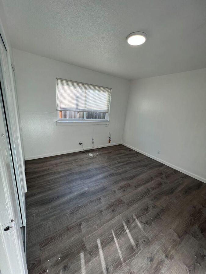 1947 Oregon St. - Photo 4 of 17