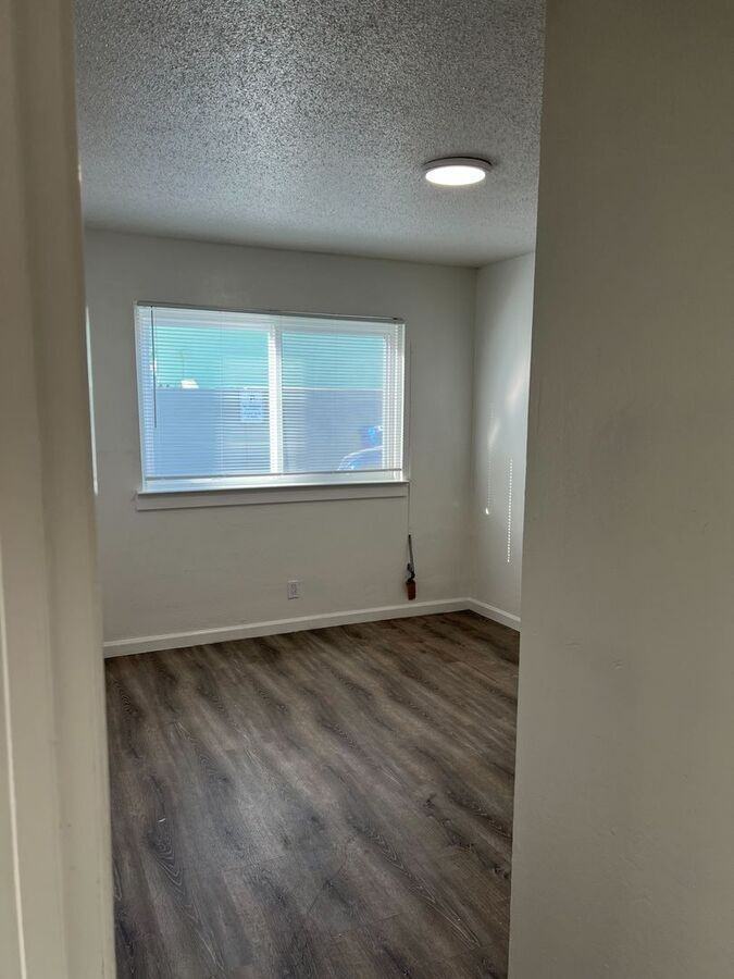 1947 Oregon St. - Photo 6 of 17