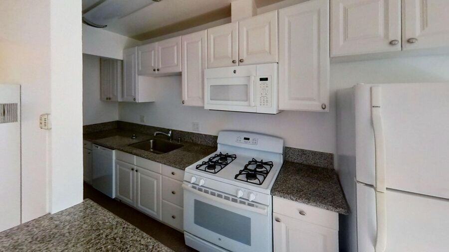 2227 Derby St - Photo 3 of 23