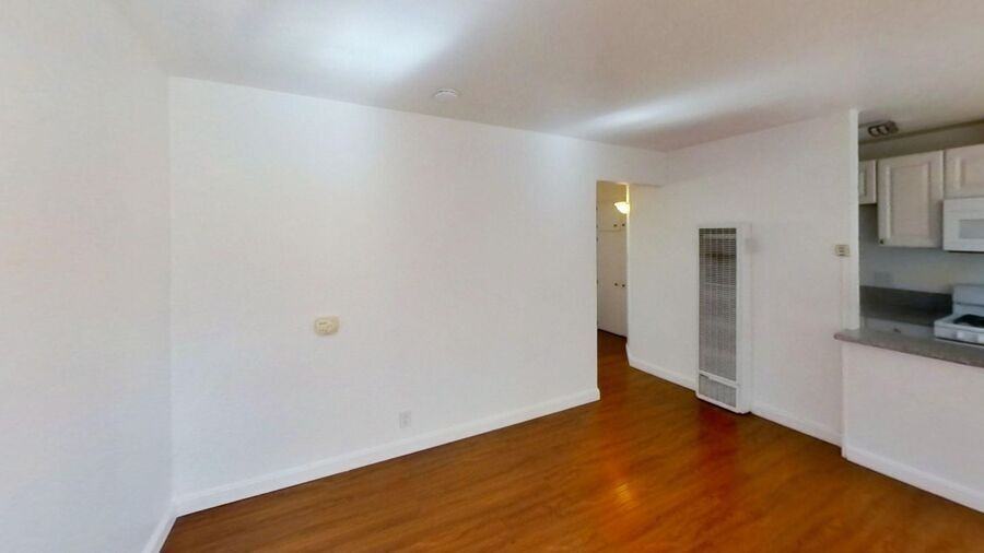 2227 Derby St - Photo 6 of 23