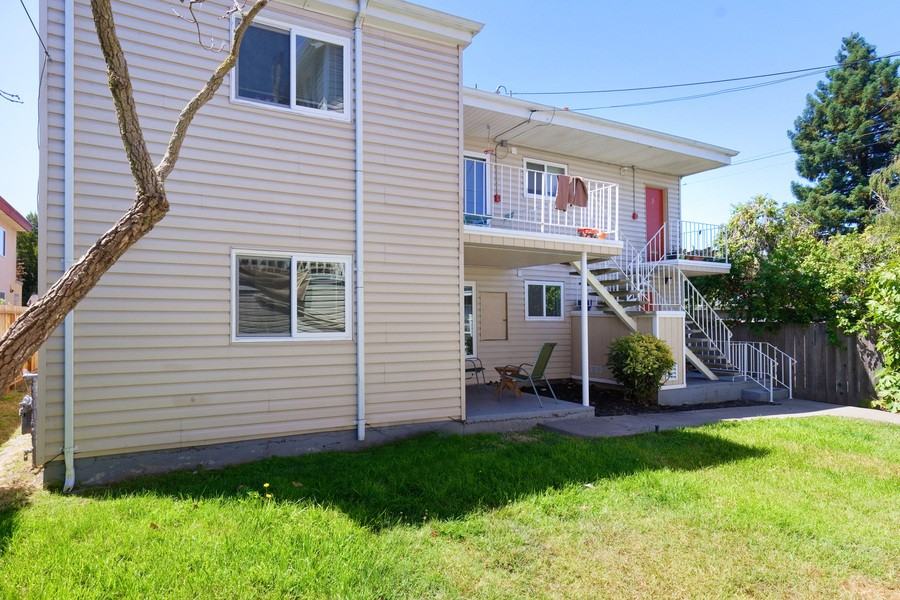 2230 Prince St - Photo 2 of 2