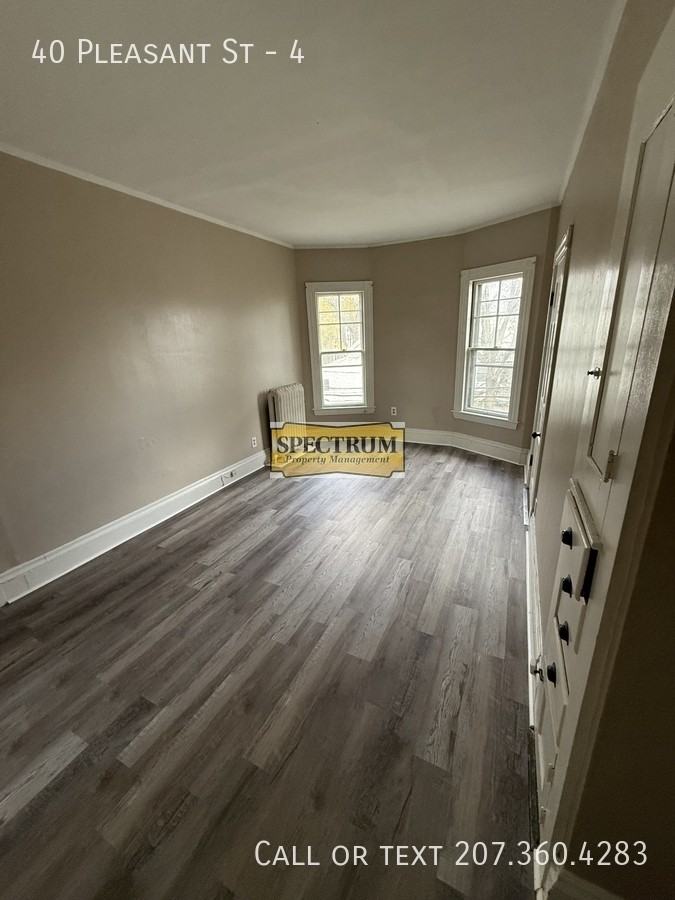 40 Pleasant St - Photo 4 of 12