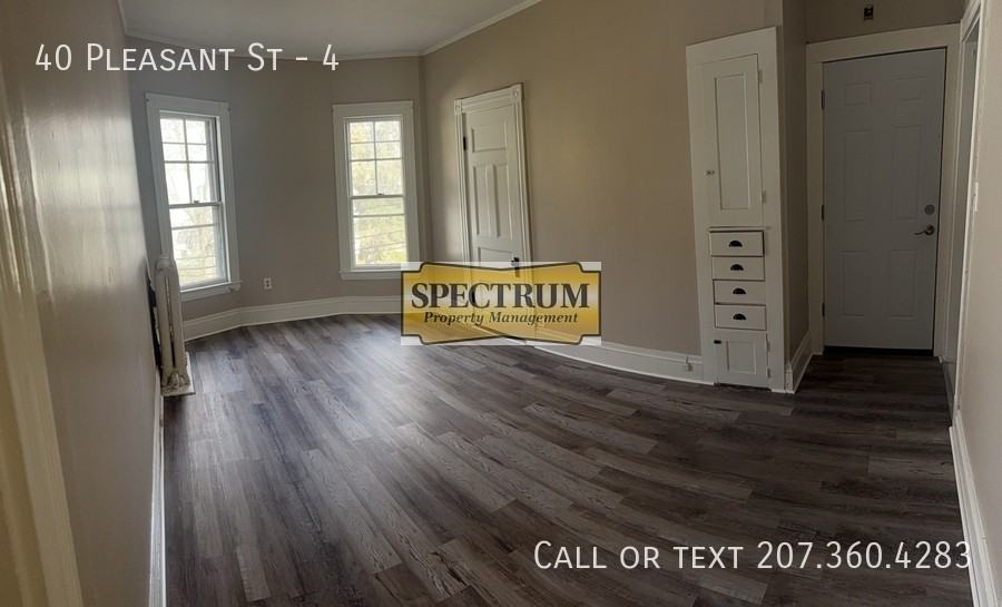 40 Pleasant St - Photo 6 of 12