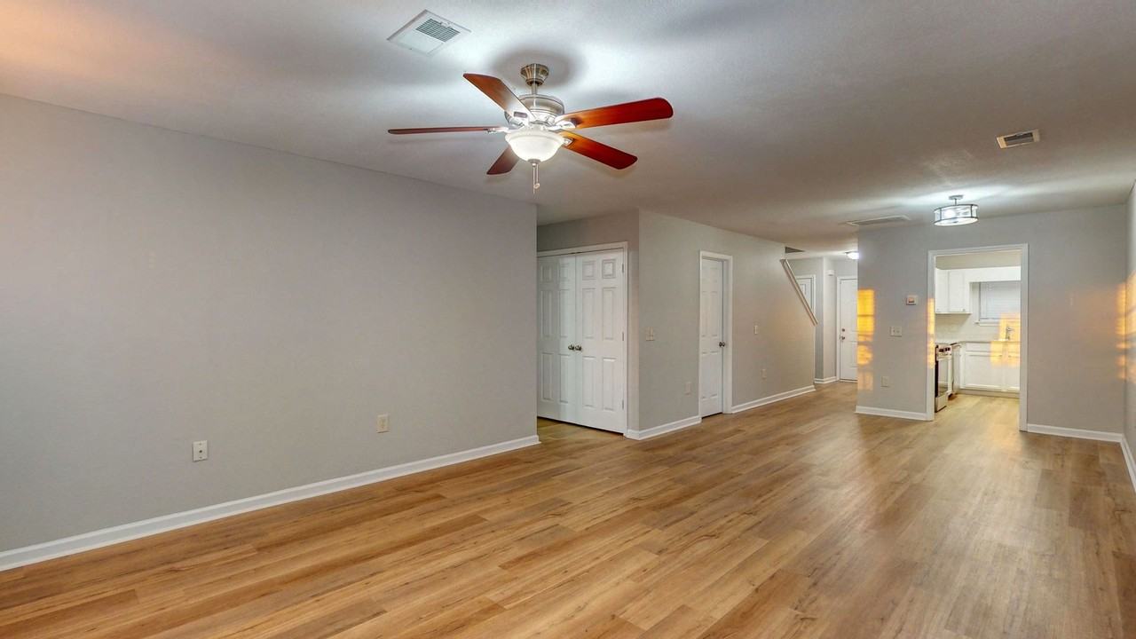 5028 Winfield Dr - Photo 4 of 19