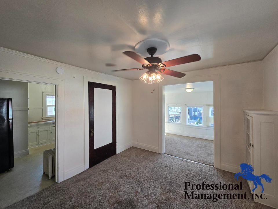 309 S 31st St #3 - Photo 4 of 9