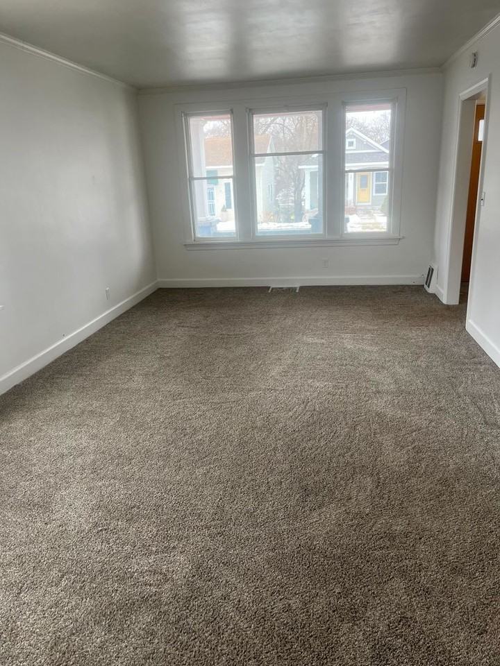 488 W Muskegon Ave - Photo 3 of 7