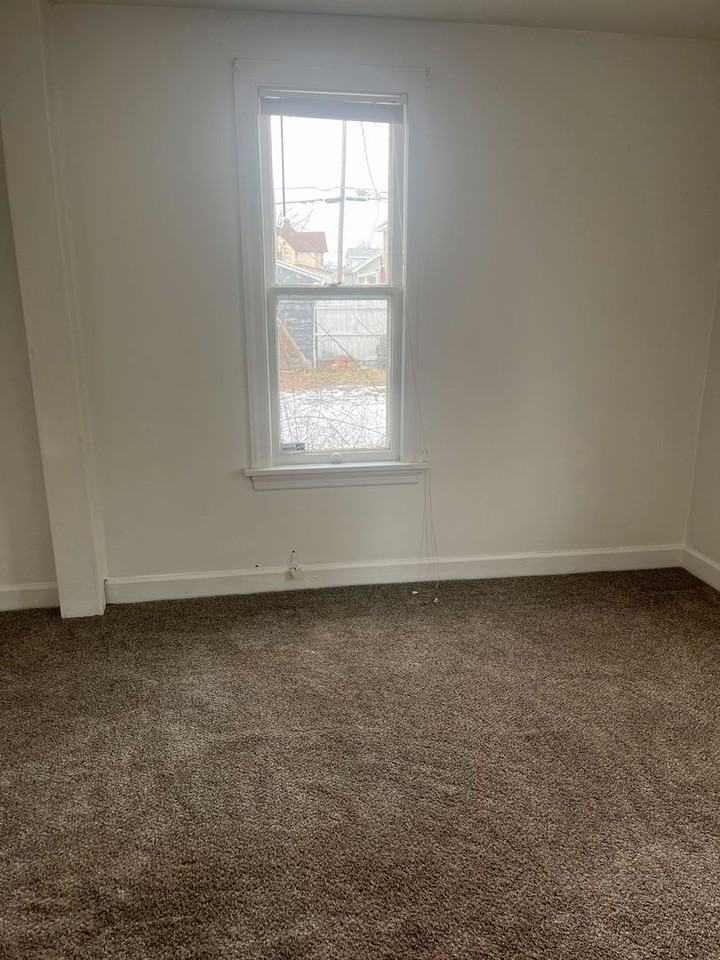 488 W Muskegon Ave - Photo 5 of 7