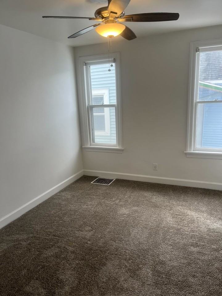 488 W Muskegon Ave - Photo 6 of 7