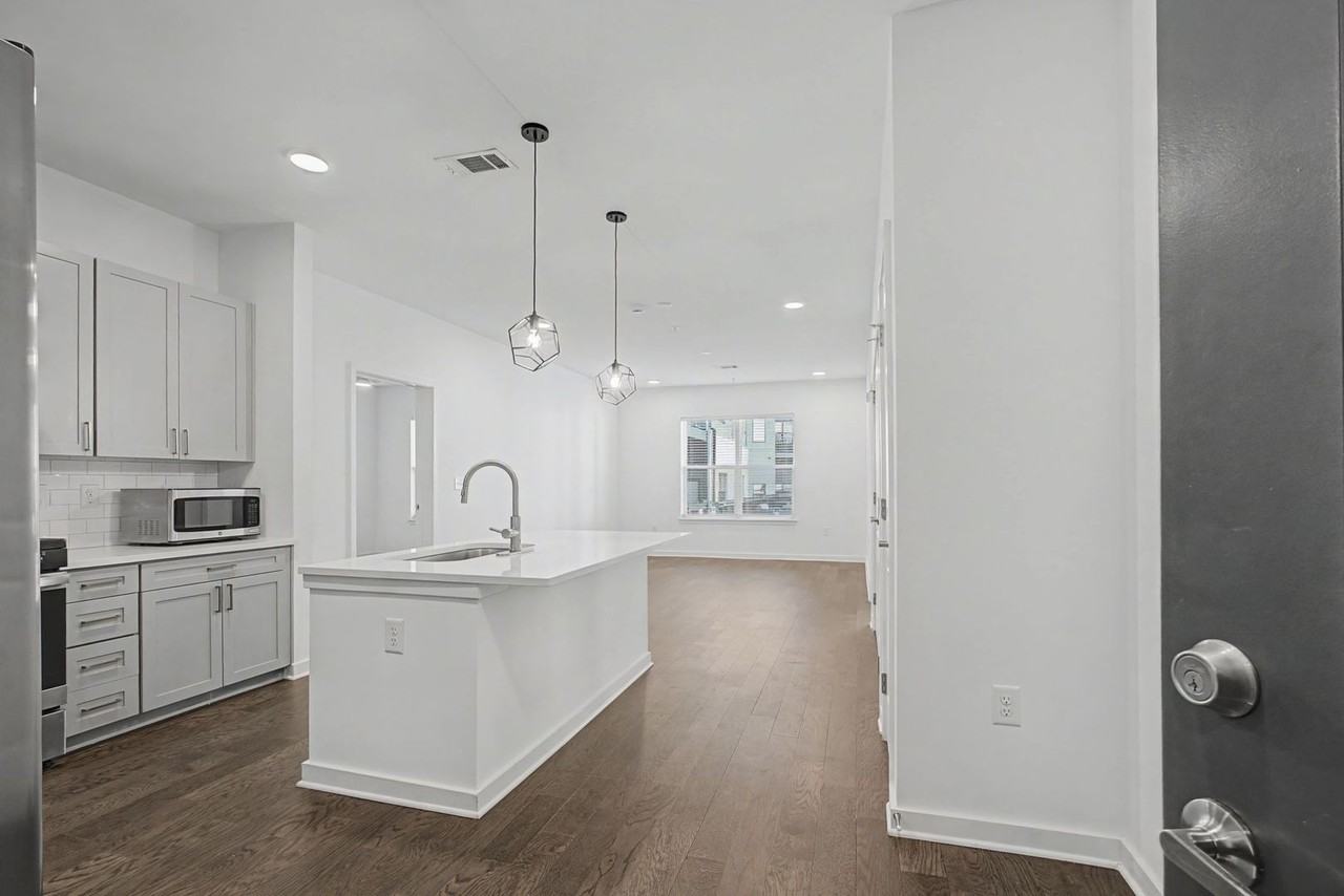 1677 54th Ave N #120 - Photo 3 of 25