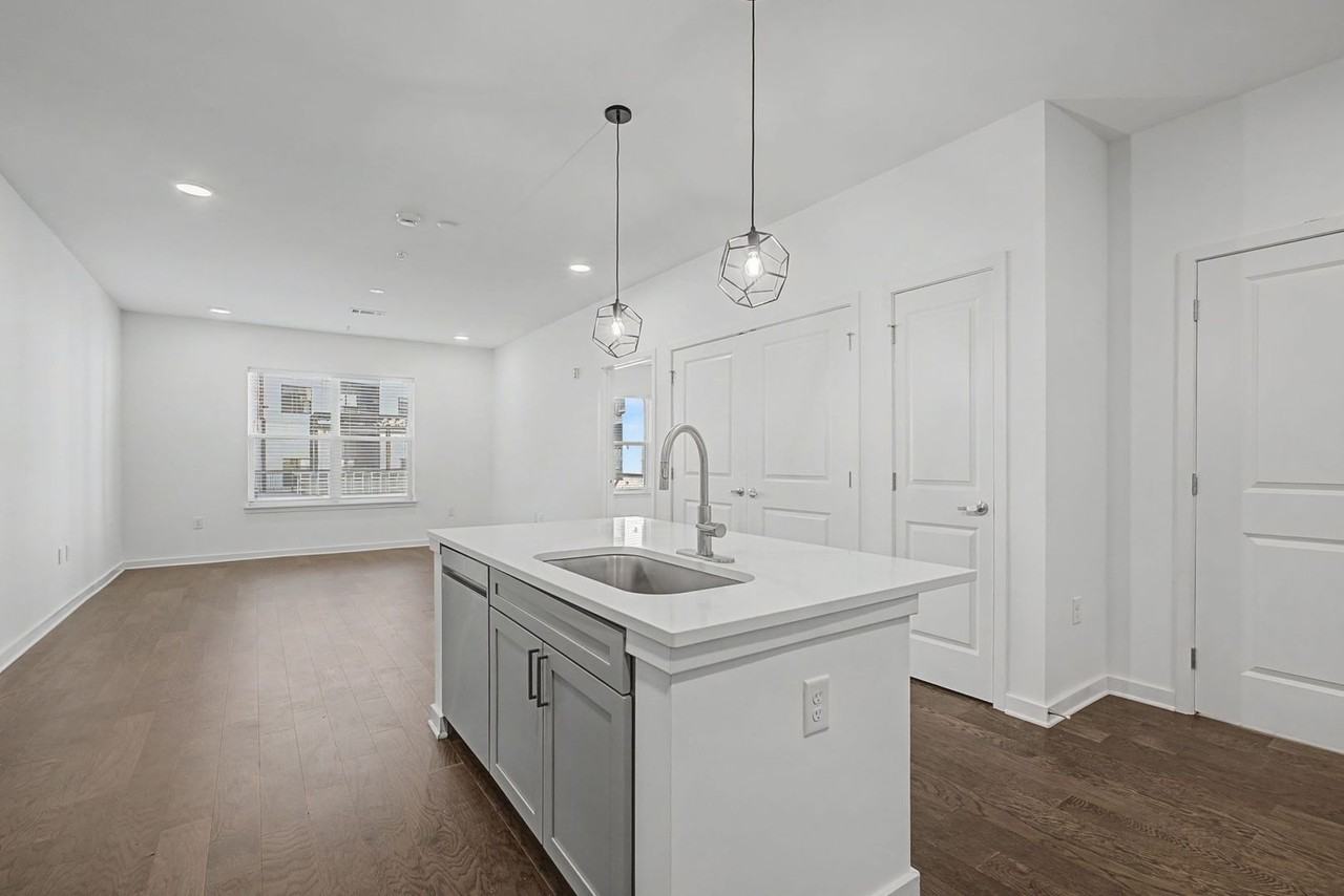 1677 54th Ave N #120 - Photo 7 of 25