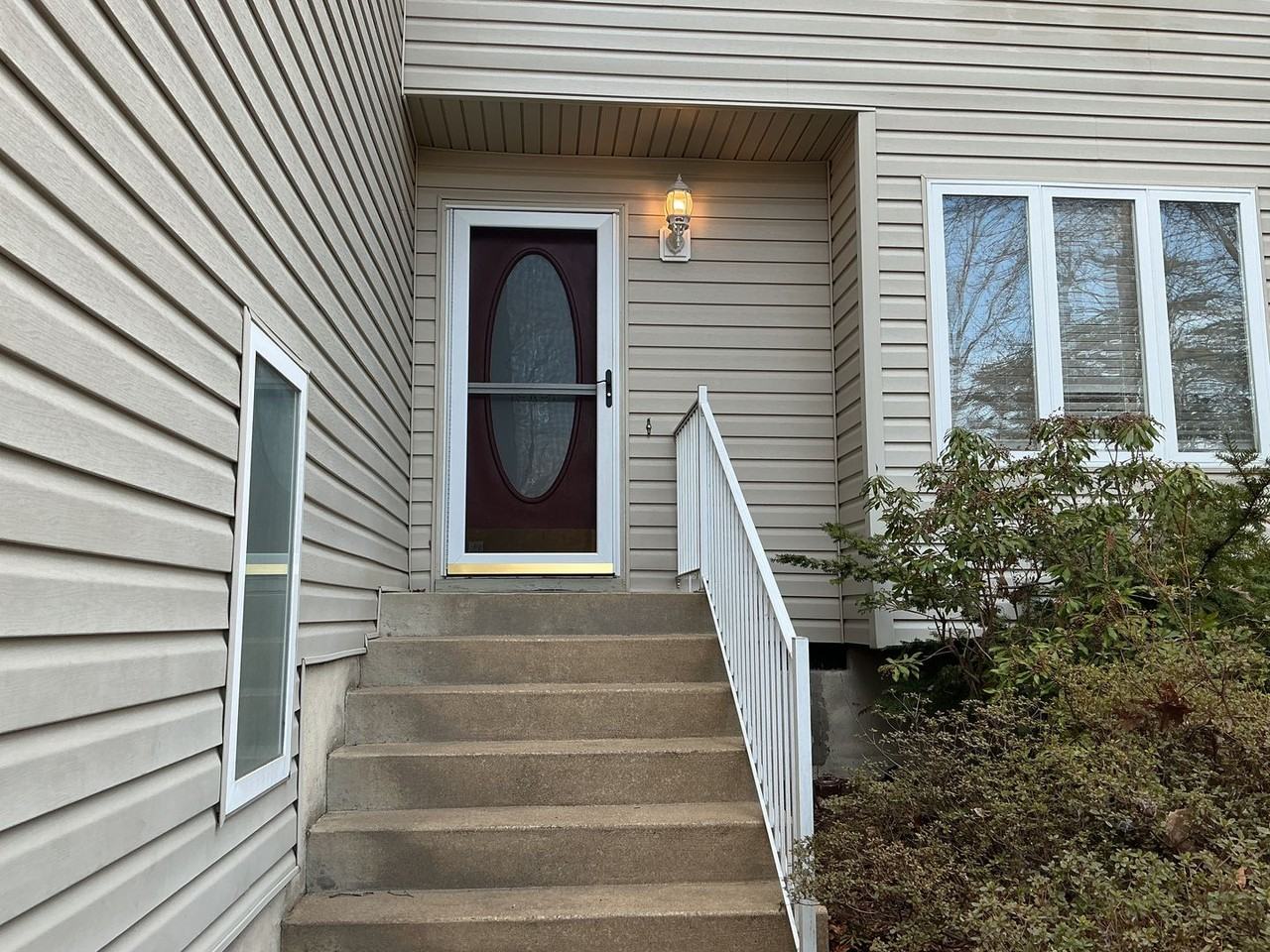 504 Mt Pleasant Dr - Photo 3 of 20