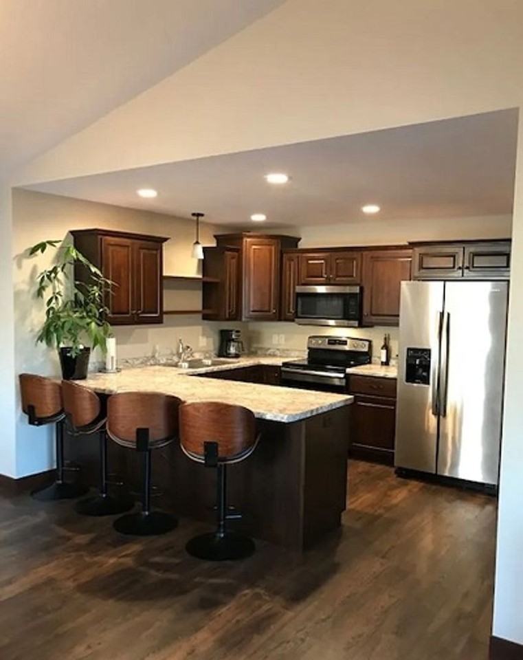 866 Daisy Ln - Photo 3 of 6