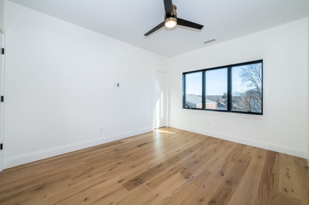 23 Poplar St - Photo 2 of 50