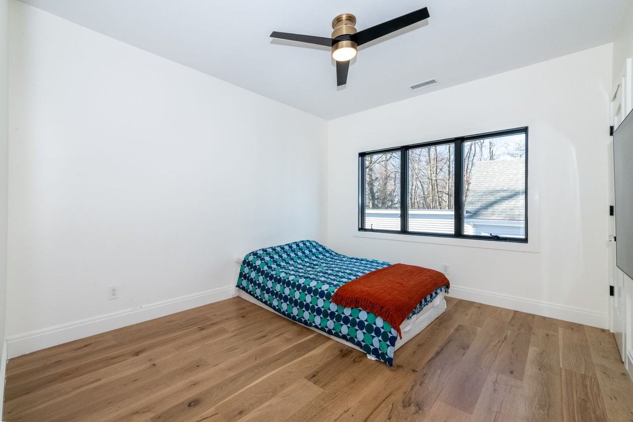 23 Poplar St - Photo 3 of 50