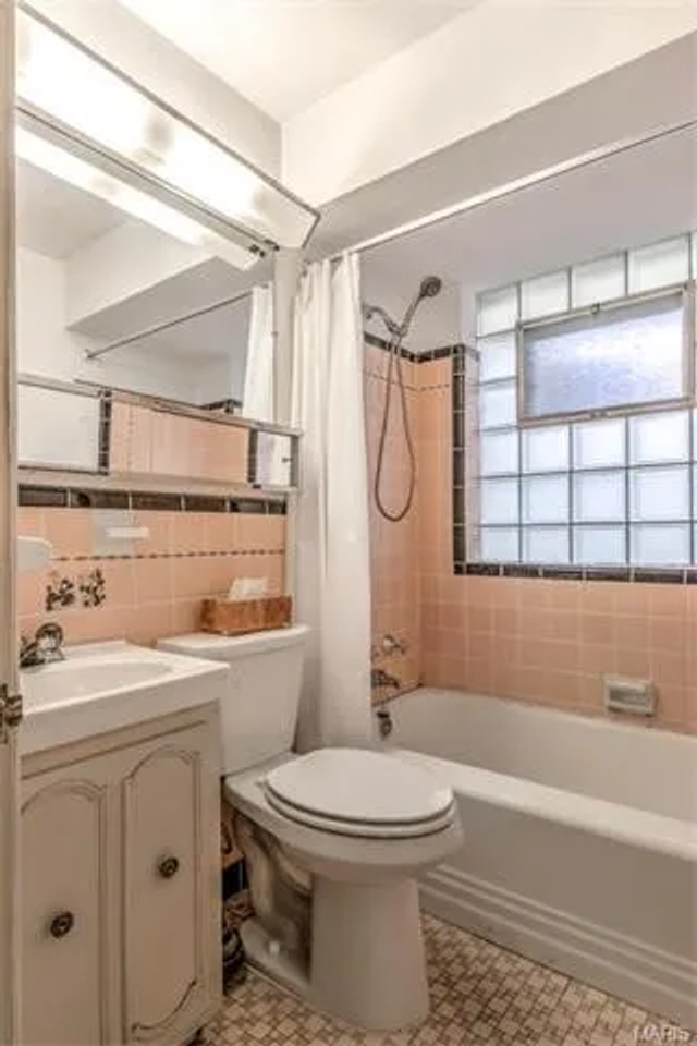 10201 Bellefontaine Rd - Photo 2 of 12