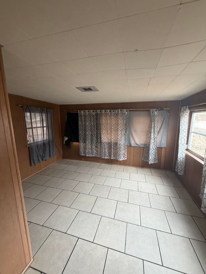 10201 Bellefontaine Rd - Photo 5 of 12