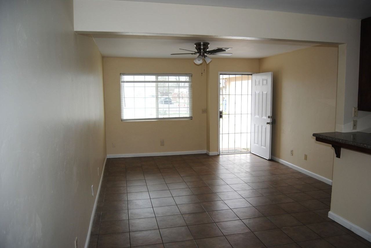 520 Delfino Ln - Photo 3 of 16