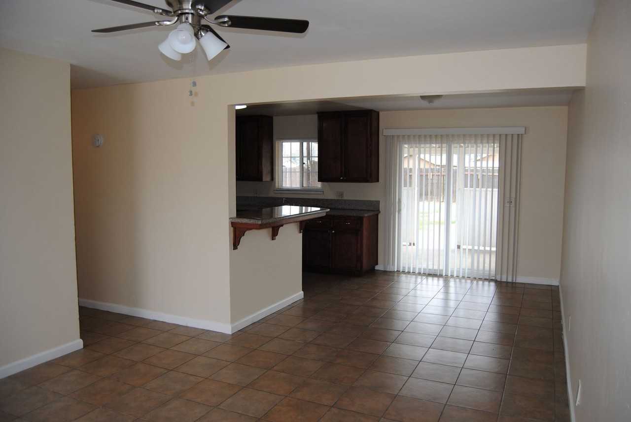 520 Delfino Ln - Photo 4 of 16