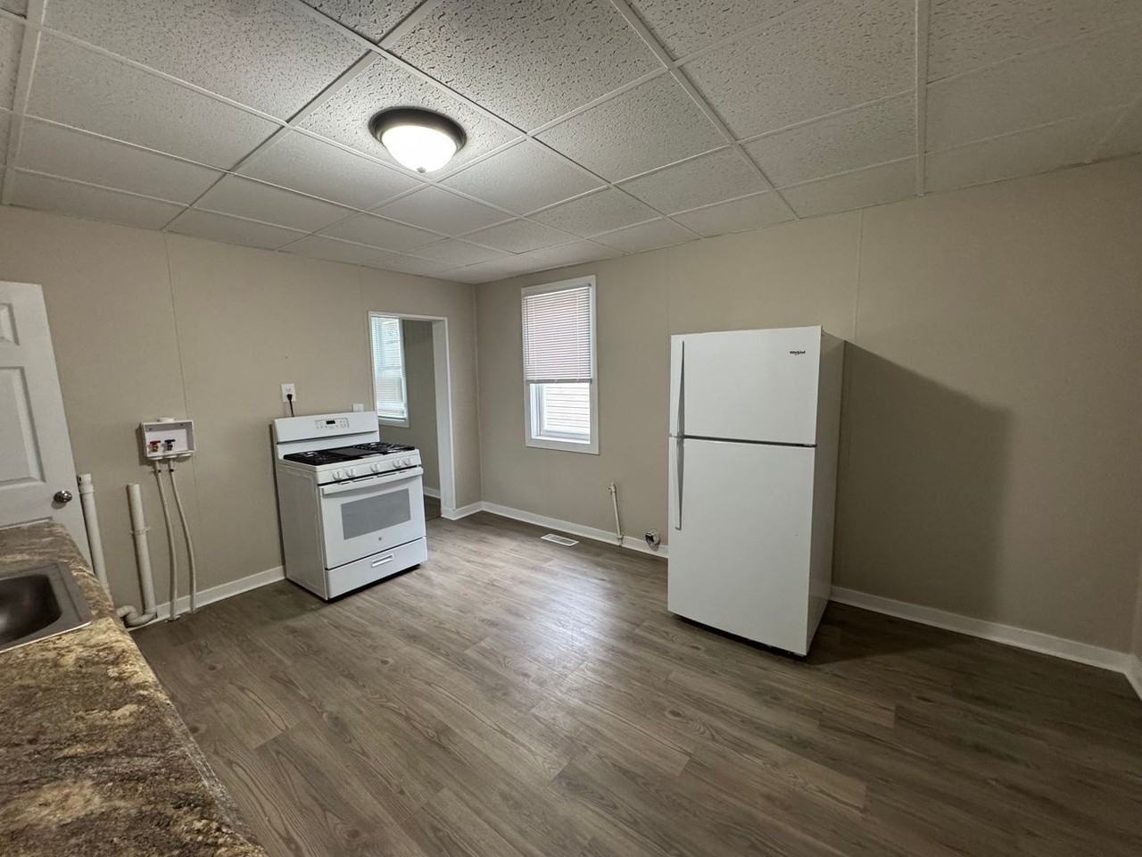 106 E Maryland St - Photo 3 of 6