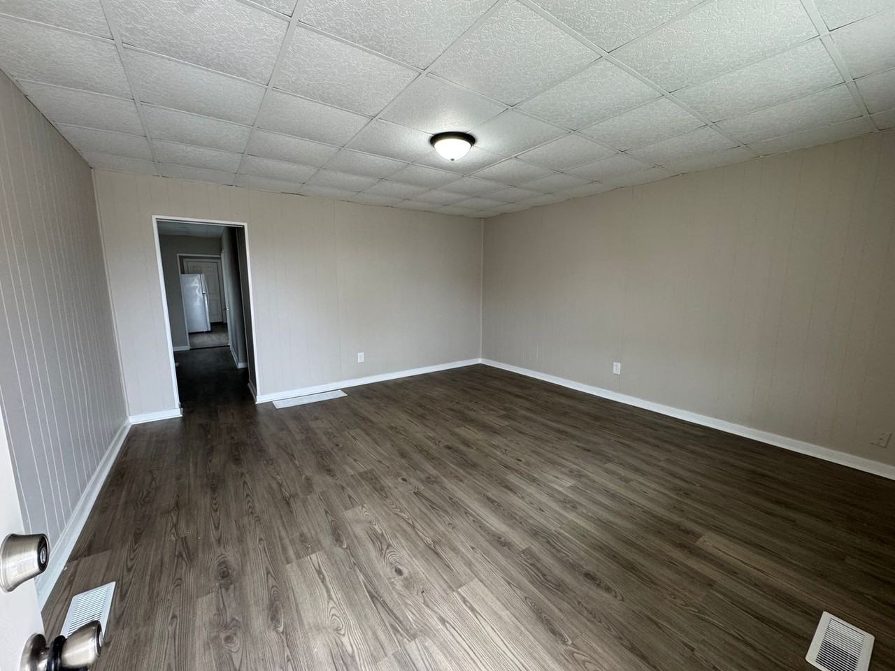 106 E Maryland St - Photo 4 of 6