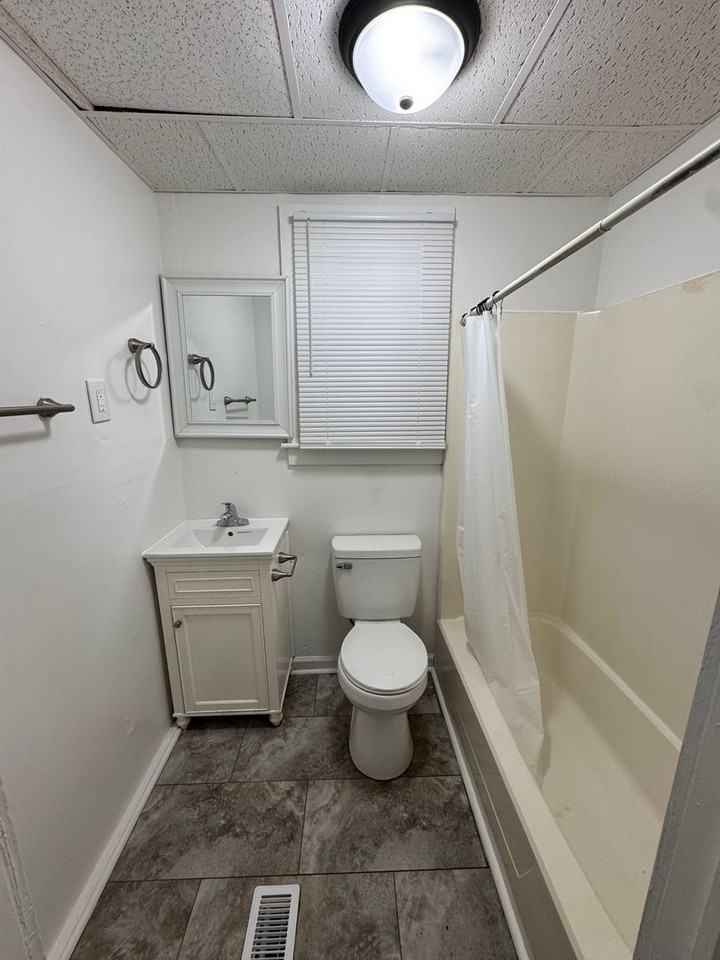 106 E Maryland St - Photo 5 of 6