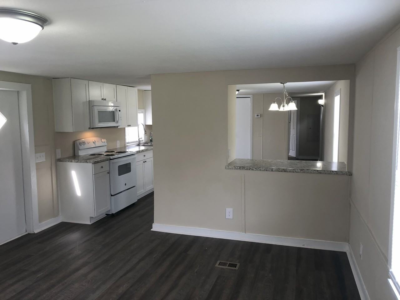 295 East Wright Street (Winder 11) - Photo 5 of 32