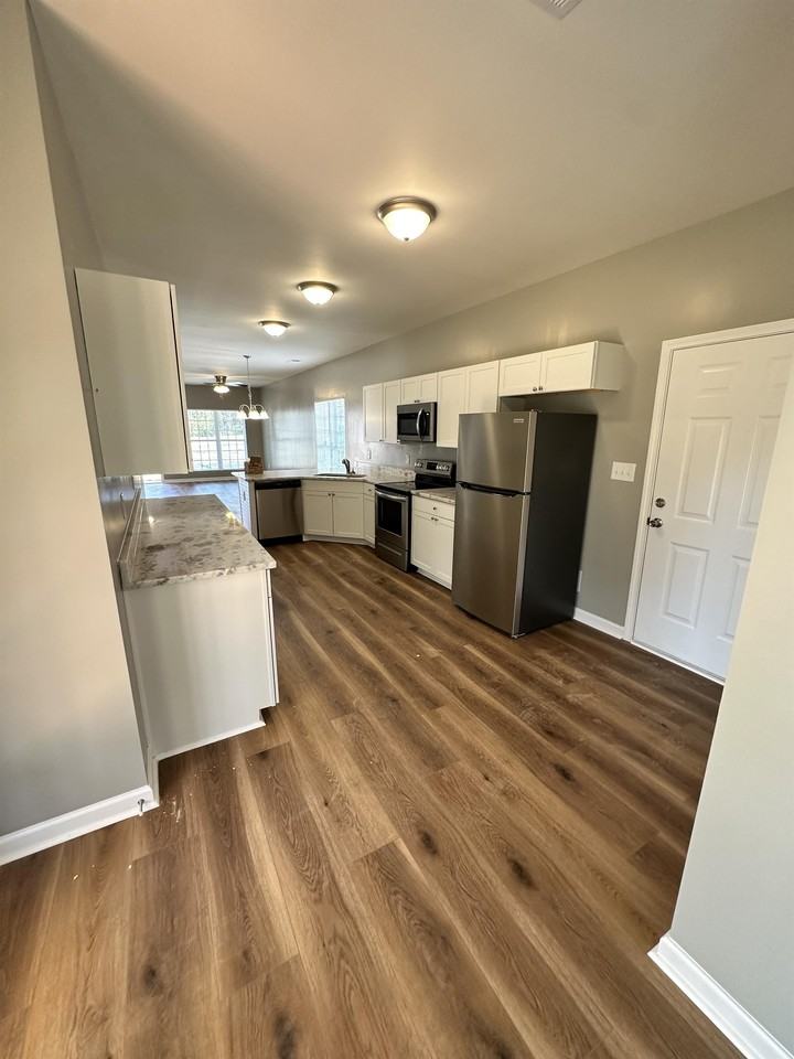 Cedar Creek Duplexes - Photo 4 of 24